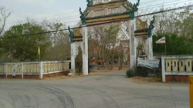 หลวงพ่อวัดดังผุดไอเดีย! ใช้ตู้จดหมายเก็บอัฐิแทนการสร้างเจดีย์ขนาดใหญ่และเจาะทำลายกำแพง