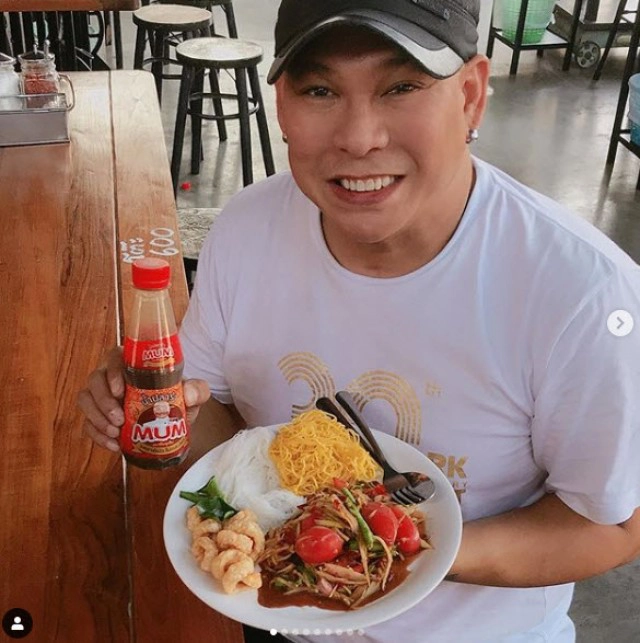 โหน่ง ชะชะช่า ห่วงใยลูกค้า สั่งปิดร้าน "บะหมี่โหน่ง" หนีโควิด-19