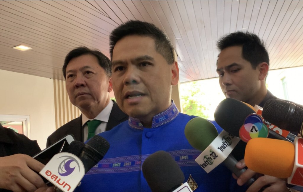 วราวุธ รับ อาจมีปรับ ครม. แต่ไม่รู้ช่วงเวลา วราวุธ รับ อาจมีปรับ ครม. แต่ไม่รู้ช่วงเวลา
