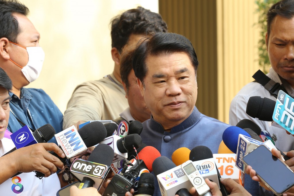 "สุริยะ" ไม่เชื่อ จะโยกไปนั่งรมว.พลังงาน "สุริยะ" ไม่เชื่อ จะโยกไปนั่งรมว.พลังงาน