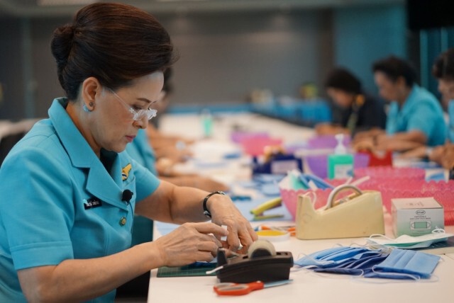 ทอ. เร่งมือผลิตหน้ากากอนามัย 50,000 ชิ้น