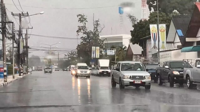 ฝนตกหนักหลังอากาศร้อนมาหลายวัน