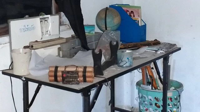 ตำรวจหิ้วเจ้าของ "ระเบิดนาฬิกาปลอม" สอบปากคำ