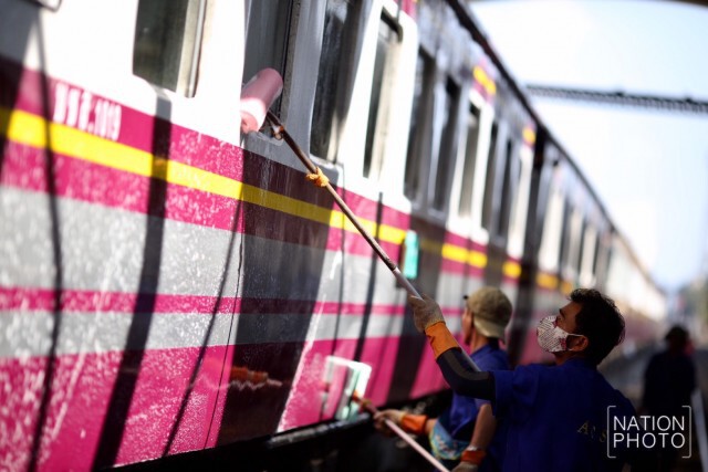 ฉีดพ่นน้ำยาฆ่าเชื้อโรค สถานีรถไฟหัวลำโพง