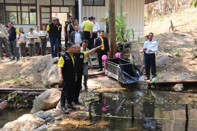 รมต.กระทรวงทรัพยากรธรรมชาติและสิ่งแวดล้อม ตรวจเยี่ยมสร้างขวัญกำลังใจในการปฏิบัติงาน