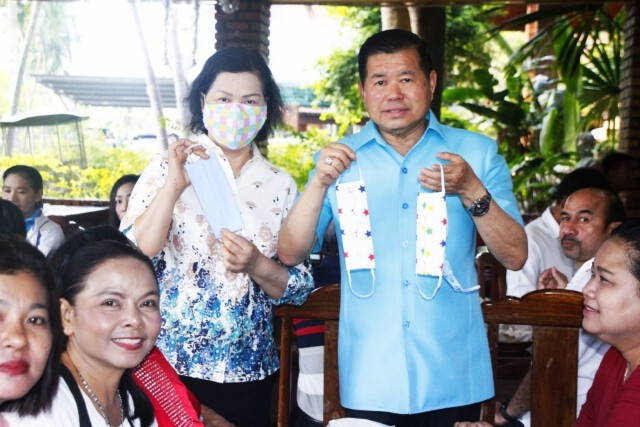 "นิพนธ์" เพิ่มศักยภาพท้องถิ่น ร่วมให้ความรู้ ในเรื่องการทำหน้ากากอนามัย