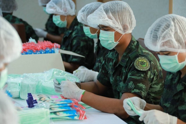 ทัพไทย ส่งทหารช่วยบรรจุหน้ากากอนามัย