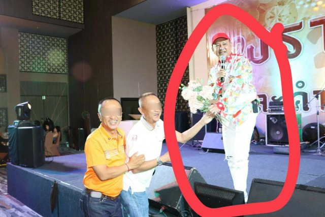 ฉาว "เสี่ยบอย" ร่วมงานเลี้ยงรุ่นตำรวจ กระทบไหล่นายพล