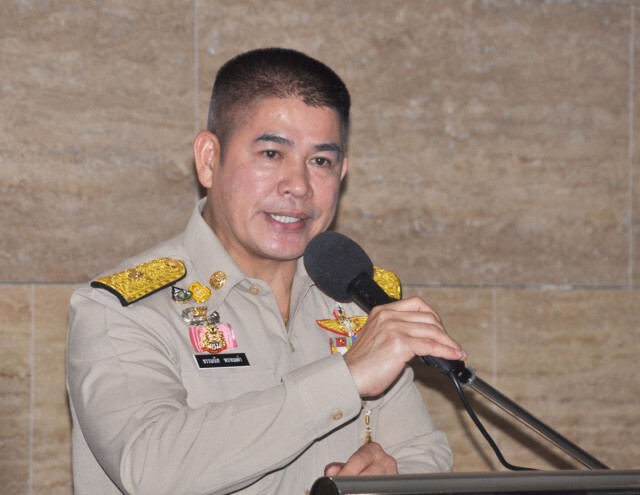 "ศรสุวีร์" โผล่แล้ว! ยันเป็นแค่พ่อค้า เผยไม่สนิท "พิตตินันท์"