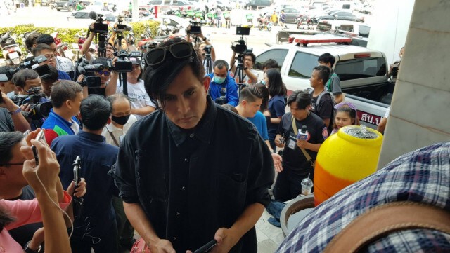 "พีท ทองเจือ" แจ้งความตำรวจ ฉะยับ "บอย-ศรสุวีร์" ฉวยโอกาสเอาภาพไปโฆษณาขายของ