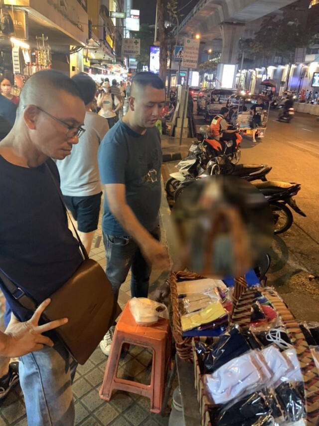 ตำรวจบางรัก ลุยจับขายหน้ากากอนามัยเกินราคา