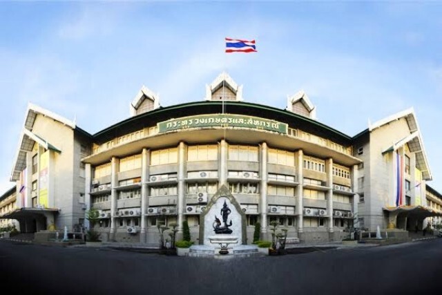 สื่อรอเก้อวันที่ 2 ไร้เงา พิตตินันท์-ทีมสอบของ ก.เกษตรฯ