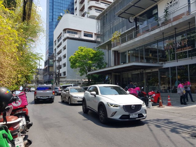 สำรวจ 3 ร้านอาหารย่านทองหล่อ-เอกมัย หลังพบผู้ติดเชื้อโควิด-19