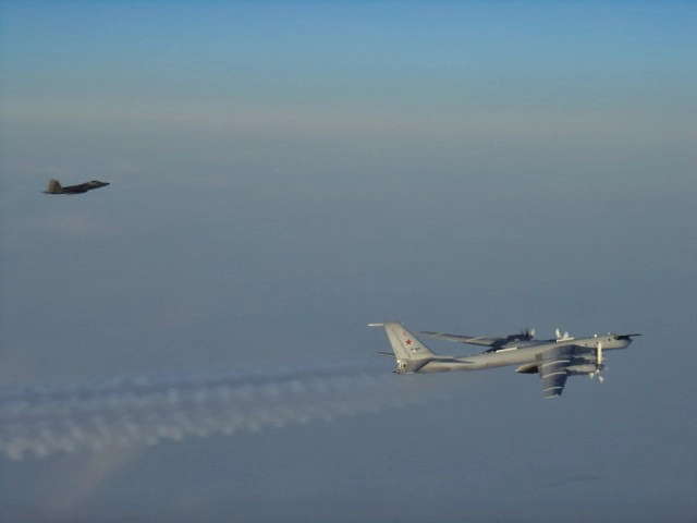 นอแรด ส่งเครื่องบินรบ ขึ้นประกบเครื่องบินสอดแนมรัสเซีย นานกว่า 4 ชั่วโมง