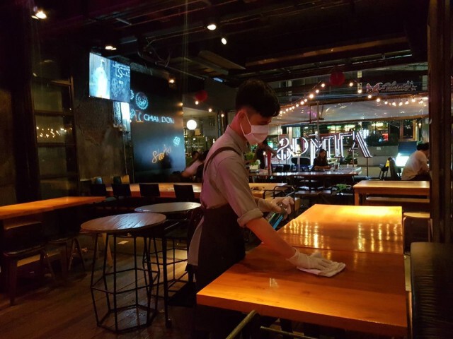 สำรวจ 3 ร้านอาหารย่านทองหล่อ-เอกมัย หลังพบผู้ติดเชื้อโควิด-19