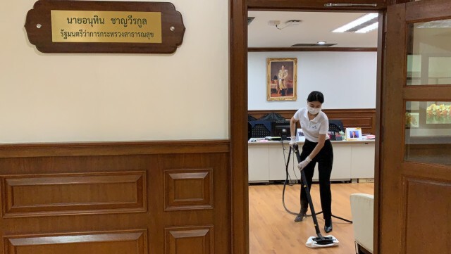 ใช้ระบบไอน้ำความร้อนสูง ทำความสะอาดกระทรวงสาธารณสุข