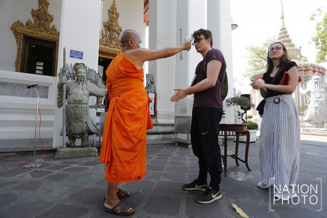 หลวงพ่อ "วัดไข้" ย่านสนามหลวง