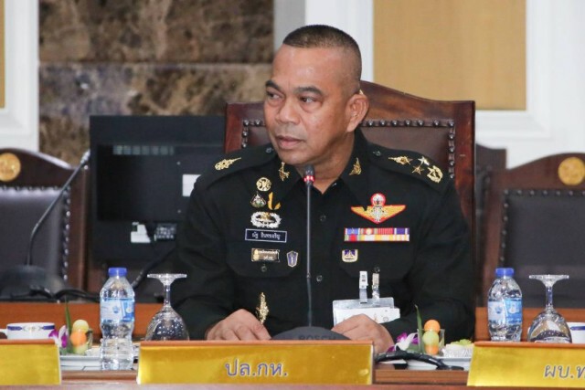 6 ผู้นำทหาร คืนเงินเดือนวุฒิสภา ช่วยสังคม