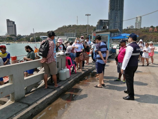"อธิรัฐ" ใส่เสื้อรักบี้ ตรวจท่าเรือแหลมบาลีฮาย