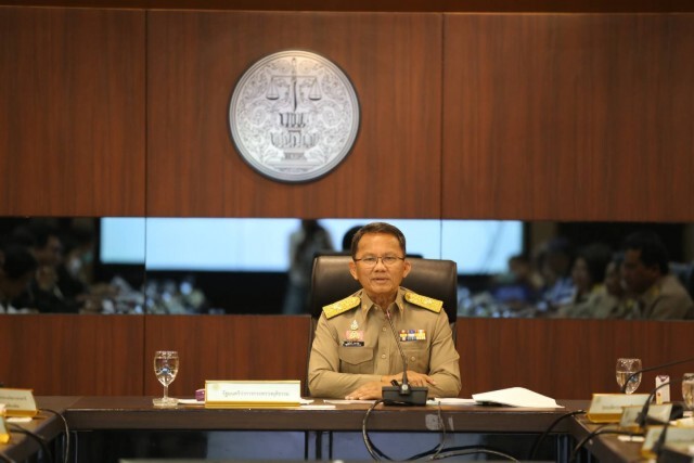 "สมศักดิ์" ตั้งเป้าให้เรือนจำผลิตหน้ากาก 1 ล้านชิ้น