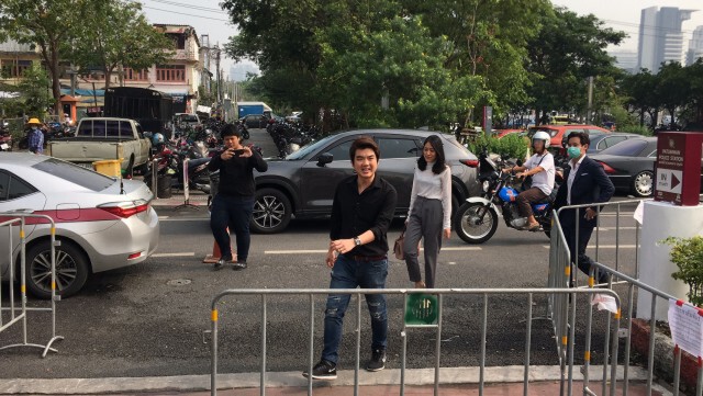 "ปิยบุตร-ช่อ-พิธา" เข้าพบพนักงานสอบสวน สน.ปทุมวัน แล้ว