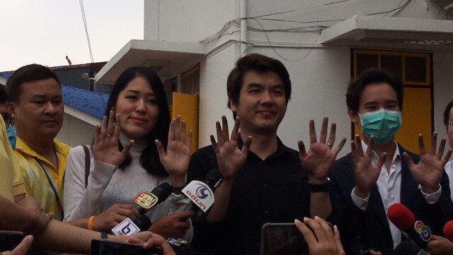"พิธา-พรรณิการ์-ปิยบุตร" ปัดไม่รับผิด 5 ข้อหาชุมนุมสกายวอร์ค
