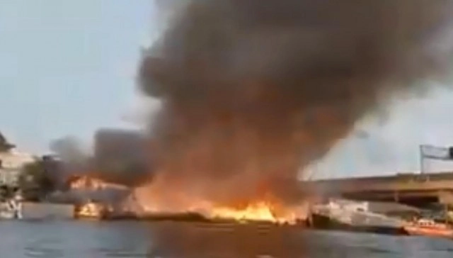 ด่วน!! ไฟไหม้หนักชุมชนวัดวิมุตยาราม ใต้สะพานพระราม 7