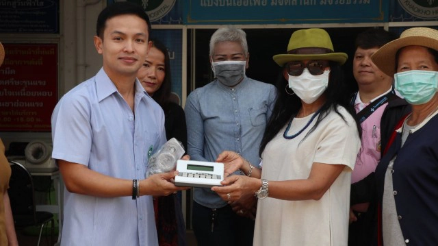 ชมรมปันสุข ร่วมกันมอบหน้ากากอนามัย แก่โรงพยาบาลเขาค้อ