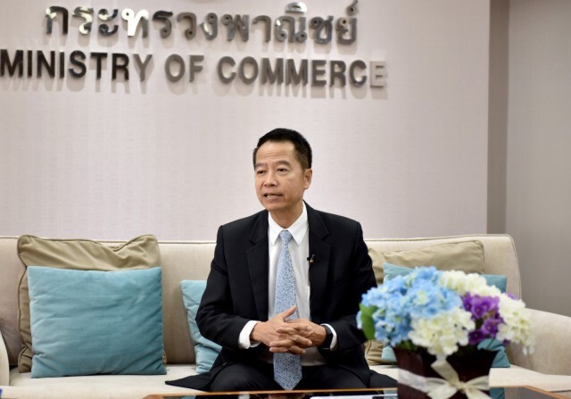 พาณิชย์จับกุมผู้ค้าหน้ากากอนามัยแล้ว 176 ราย