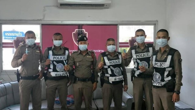 โรงพักเมืองเลย ตั้งจุดคัดกรอง-เจลล้างมือ