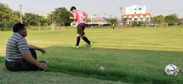 "บางกอกพรีเมียร์ลีก"ตัดใจพักแข่ง หนี"โควิด-19"