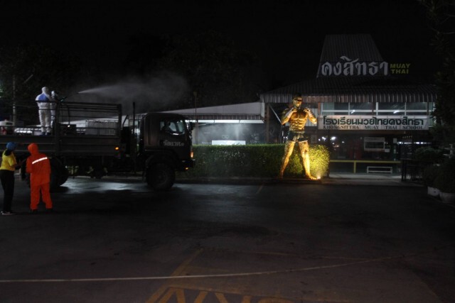 ทหารระดมฉีดฆ่าเชื้อโควิด-19 ค่ายมวยแมทธิว ดีน