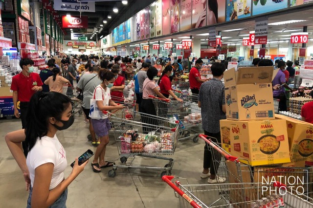 ประชาชนแห่ตุนอาหาร หลัง กทม.ประกาศปิดห้าง