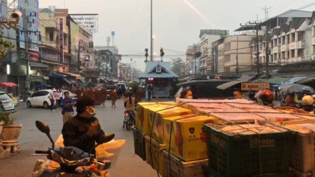 คนไทยในเมียนมาแห่กลับบ้าน หนีโควิด-19 กว่า 7,000 คน แถวยาวเกือบ 3 กิโลฯ