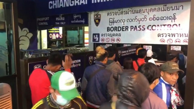 คนไทยในเมียนมาแห่กลับบ้าน หนีโควิด-19 กว่า 7,000 คน แถวยาวเกือบ 3 กิโลฯ