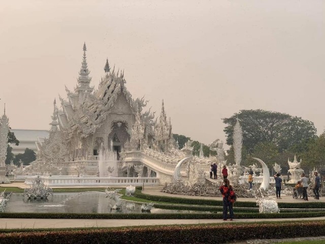 อ.เฉลิมชัย ปิดวัดร่องขุ่น ร่วมกันสู้โควิด-19