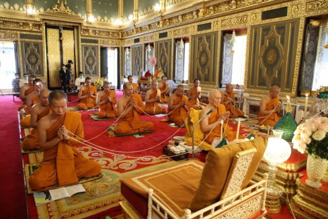 บรรยากาศสวดมนต์ เพิ่มพลังใจไล่โควิด-19