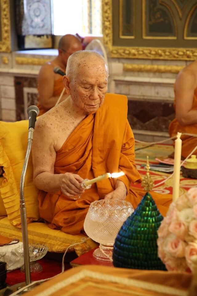 บรรยากาศสวดมนต์ เพิ่มพลังใจไล่โควิด-19