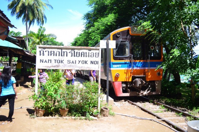 การรถไฟฯ งดเดินขบวนรถพิเศษนำเที่ยววันหยุด คืนค่าตั๋วเต็มราคา