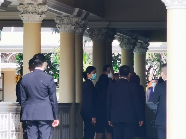 "บิ๊กตู่" เรียกประชุม ศอฉ.ทันที หลัง พ.ร.ก.ฉุกเฉิน เริ่มบังคับใช้วันนี้