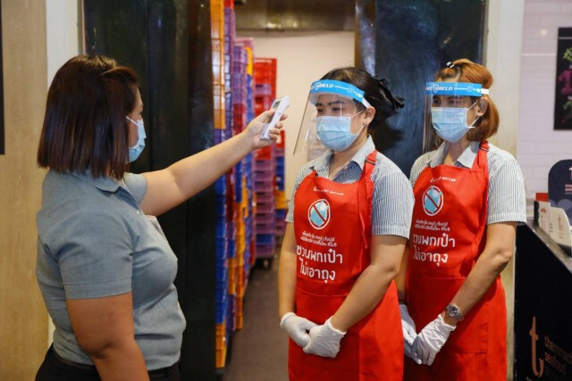 ท็อปส์-แฟมิลี่มาร์ท ยกระดับดูแลลูกค้า – พนักงาน ปลอดภัยจากโควิด-19