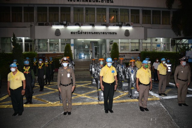 พ่นยาฆ่าเชื้อ สน.บางเขน สกัดโควิด-19