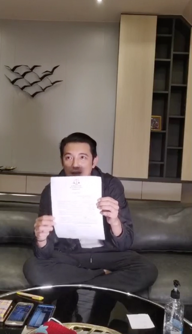 "ศรราม" ไลฟ์สด แจงปมโกงหน้ากากอนามัยเกือบล้าน