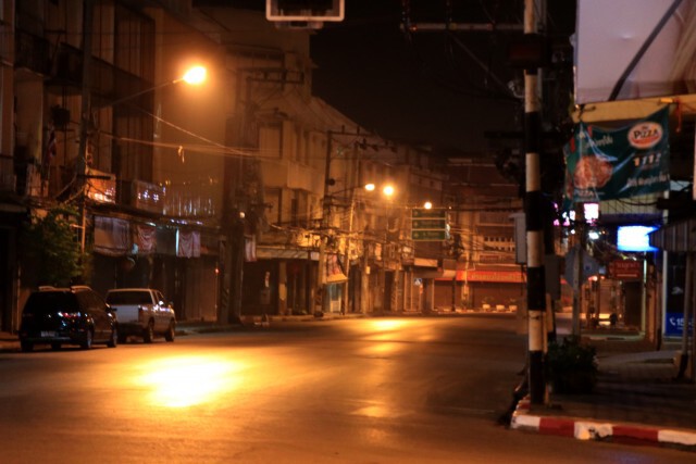 ชาวเมือง "พิษณุโลก" พร้อมใจอยู่บ้าน-ถนนโล่ง แทบไม่มีรถวิ่งในตัวเมือง