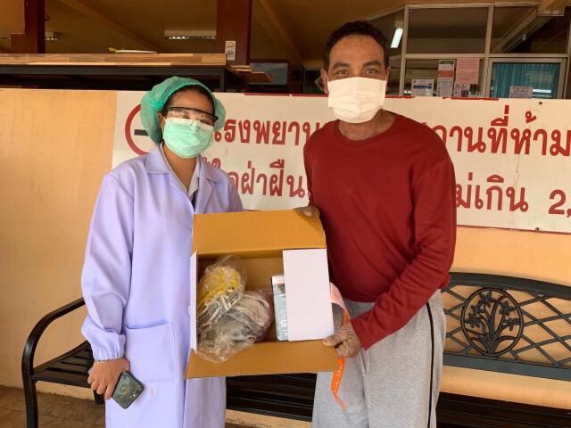 "เมฆ" วินัย ไกรบุตร ให้กำลังใจแพทย์ ร่วมบริจาคหน้ากากอนามัยให้โรงพยาบาล
