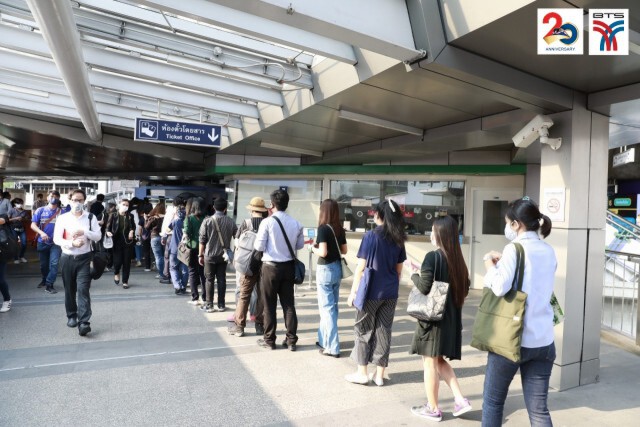 บีทีเอส-ฟลอริน่า​ ร่วมแบ่งปันแจกหน้ากากผ้าฝ้ายฟรี