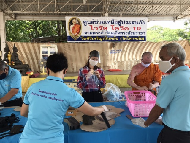 "ส.ส.กุลวดี" ร่วมทำหน้ากากให้แพทย์ราชบุรี