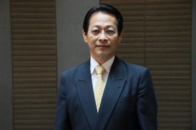 "สุชาติ" เตือนรัฐต้องระวัง! ไม่ควรใช้วิธีพิมพ์แบงค์แจกปชช.​ เพื่อแก้ไขปัญหาโควิด​-19