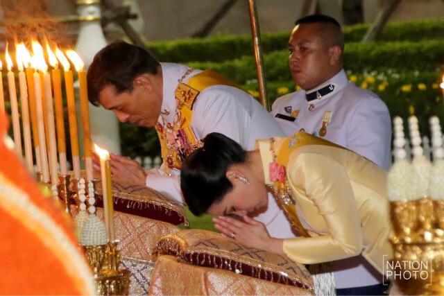 พระบาทสมเด็จพระเจ้าอยู่หัว เสด็จฯไปในการพระราชพิธีวันที่ระลึกมหาจักรีบรมราชวงศ์