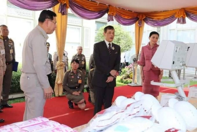 ในหลวง-พระราชินี พระราชทานพระราชวโรกาสให้นายกฯ เข้าเฝ้าถวายรายงานสถานการณ์โควิด-19